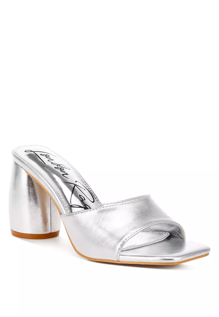 Sandal Slip On Kulit Imitasi Metalik dalam Warna Perak