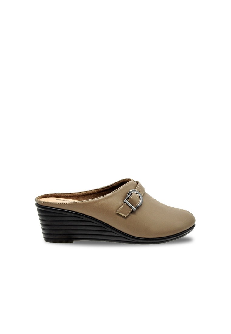 Louis Cuppers Faux Leather Wedge Pumps