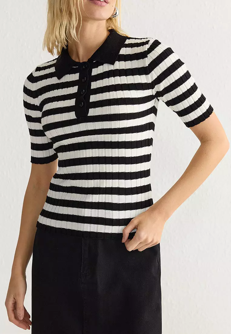 Straight Short Slim Blouse