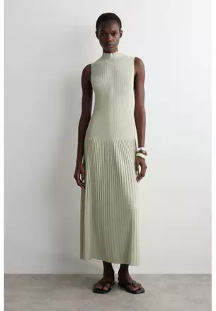 Buy Trendy Cos Dresses For Women @ ZALORA SG