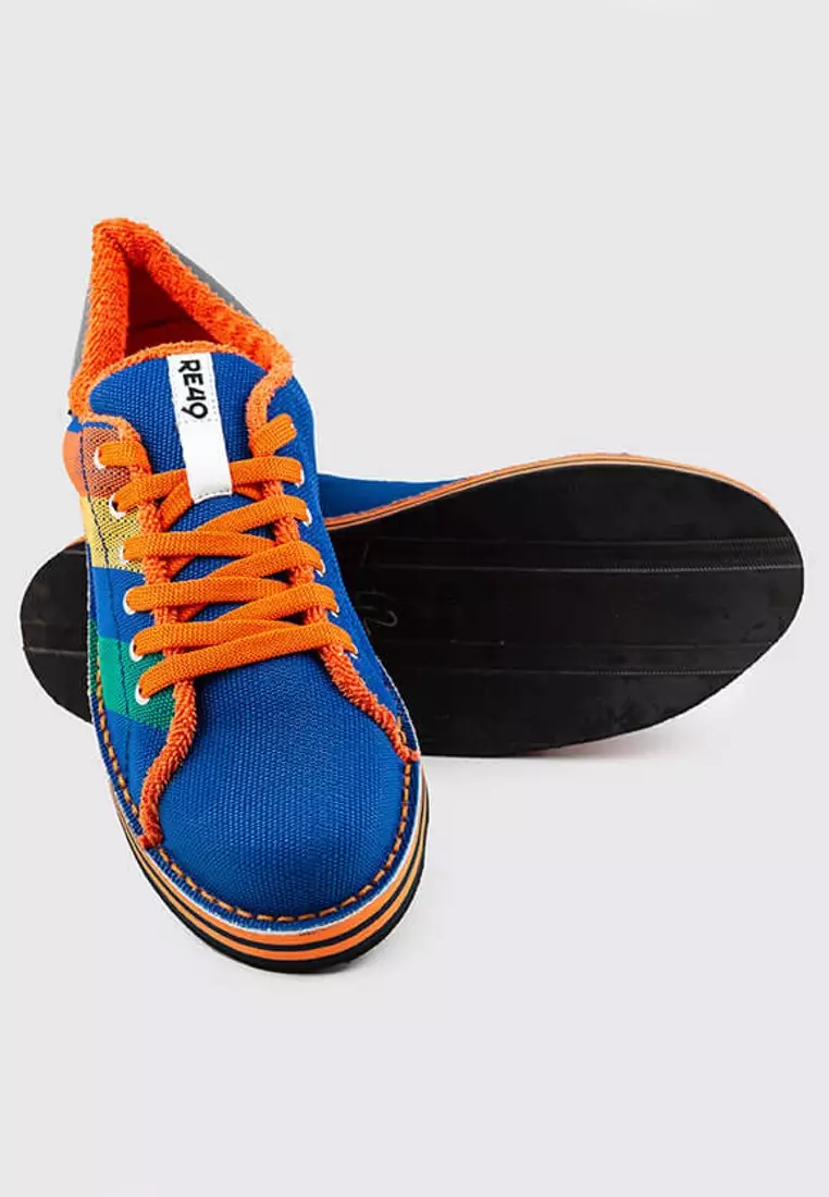 MARE LIFESTYLE Sneakers - Made from 100% Recycled Materials in Italy from Recycled beach beds and chairs fabric and car tyres for the soles. MARE LIFESTYLE sneakers - Blue/Orange