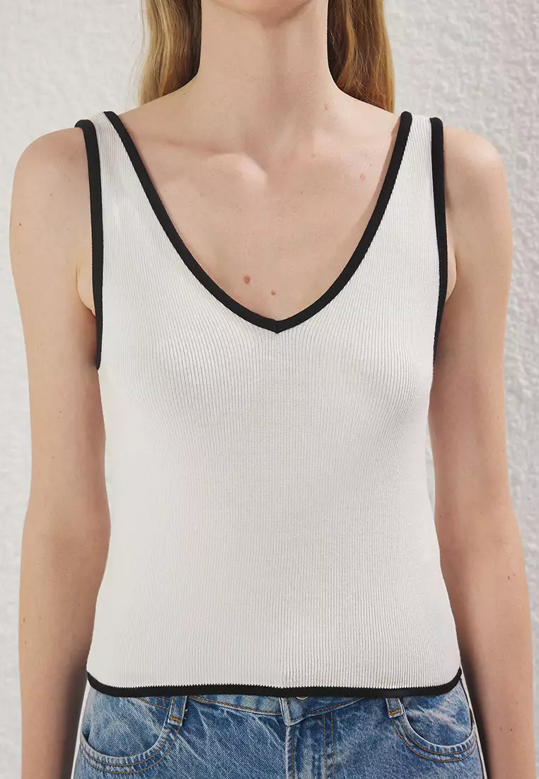 Ecru Crop V-Neck Color Block Thin Blouse Twoss25Bz00299