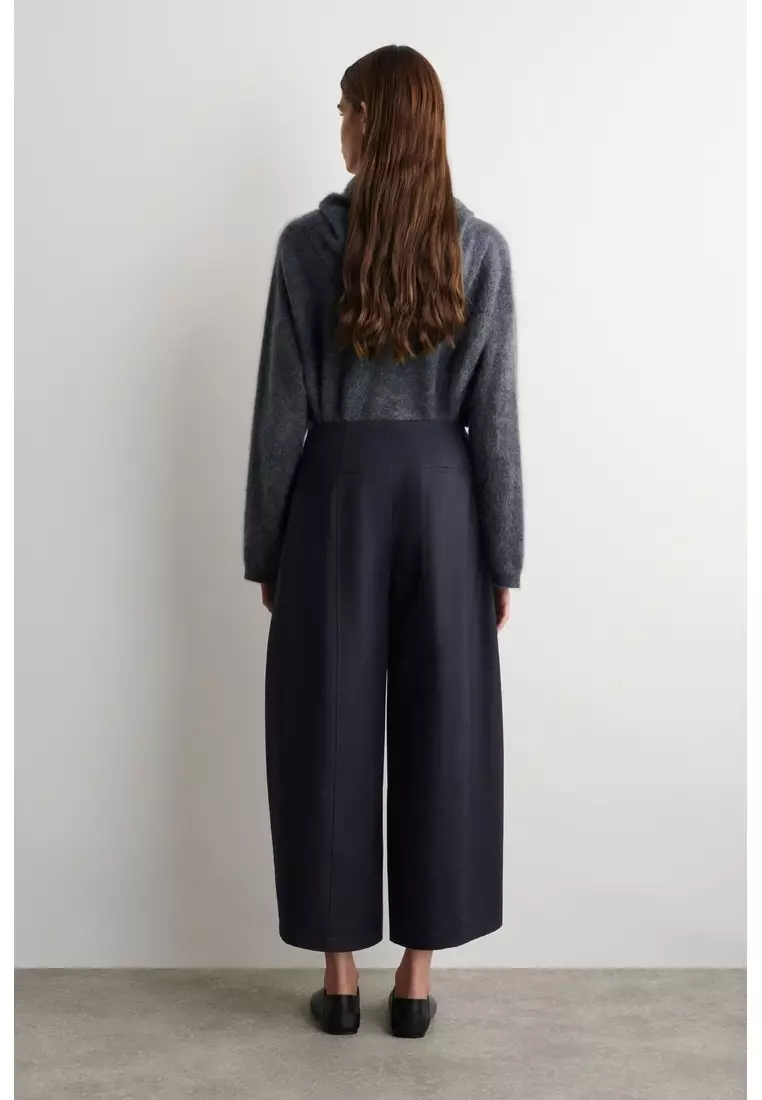 CROPPED BARREL-LEG COTTON TROUSERS