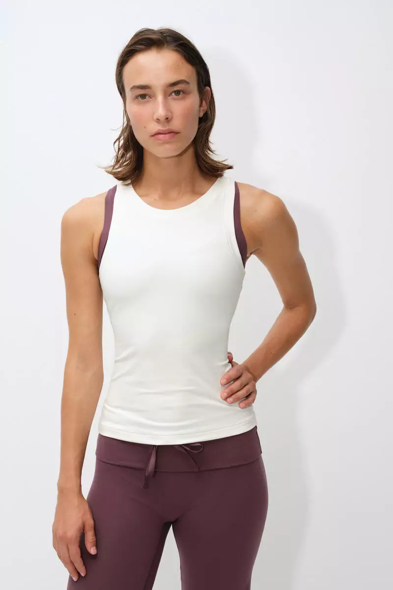 Slim Fit sports vest top with SoftMove™