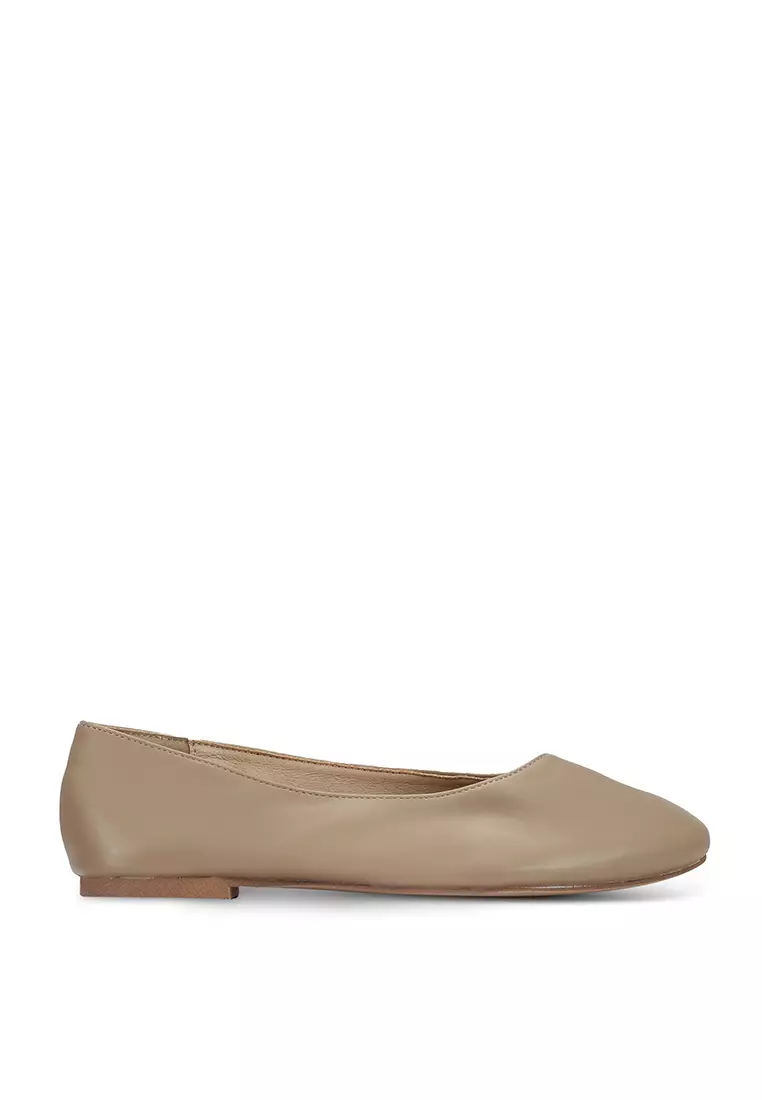 Discount on LOWRYS FARM  shoes - SKU: Flat Shoes