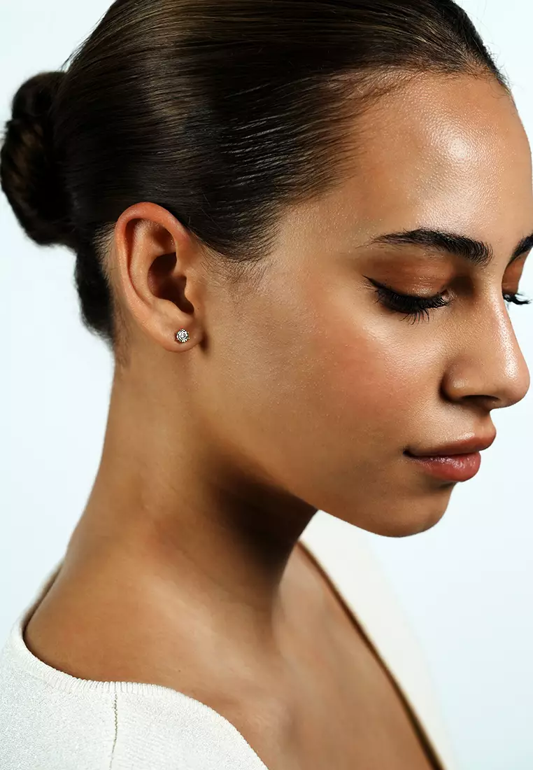 0.70ct TDW Round Lab Grown Diamond Prong Studs Earrings in 18K Yellow Gold D/E-VVS/VS