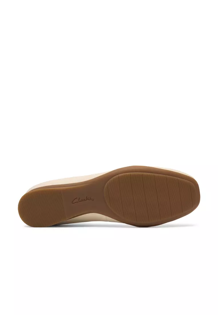 Womens Jazmynn Lo Ballerina - Cream Leather