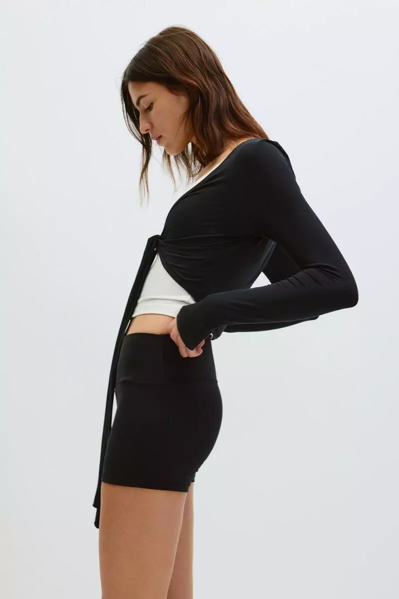 Sports hotpants with SoftMove™