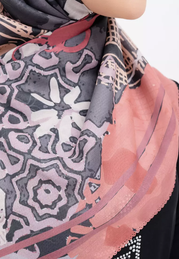 Berkah Signature Square Voile Scarf Hijab Premium Wanita Black Peach