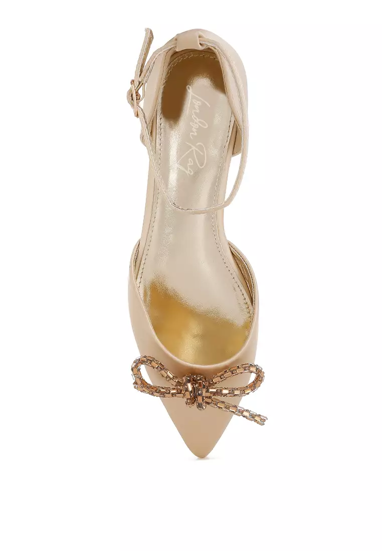 Sandal Datar Pita Detail Berlian Imitasi dalam Warna Emas