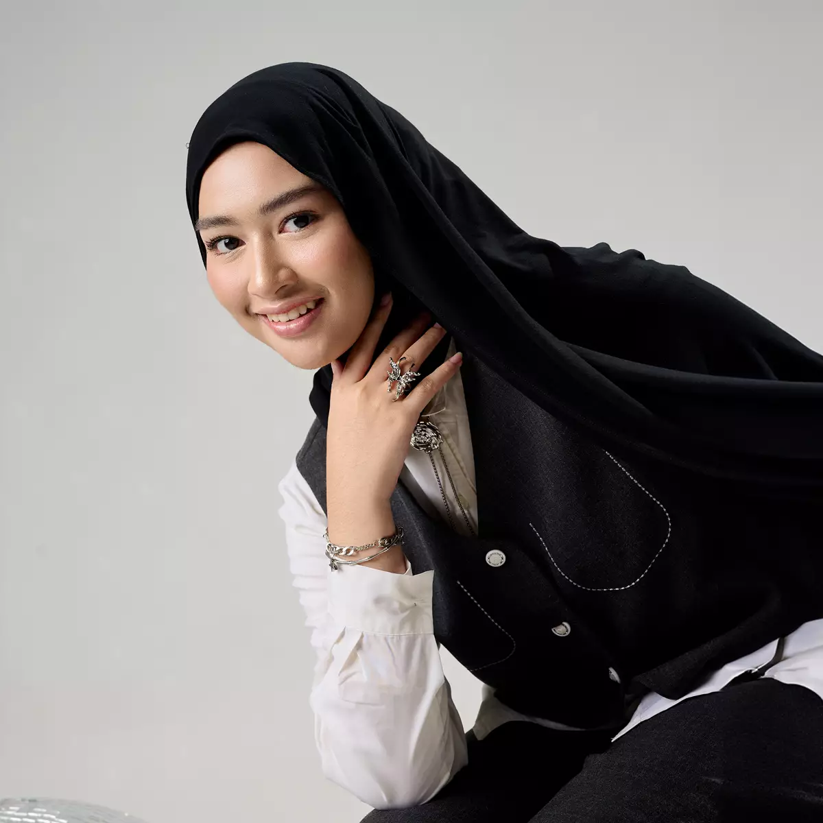 ZM Zaskia Mecca - Sadja Black | Hijab Instant Segitiga Spandex Premium