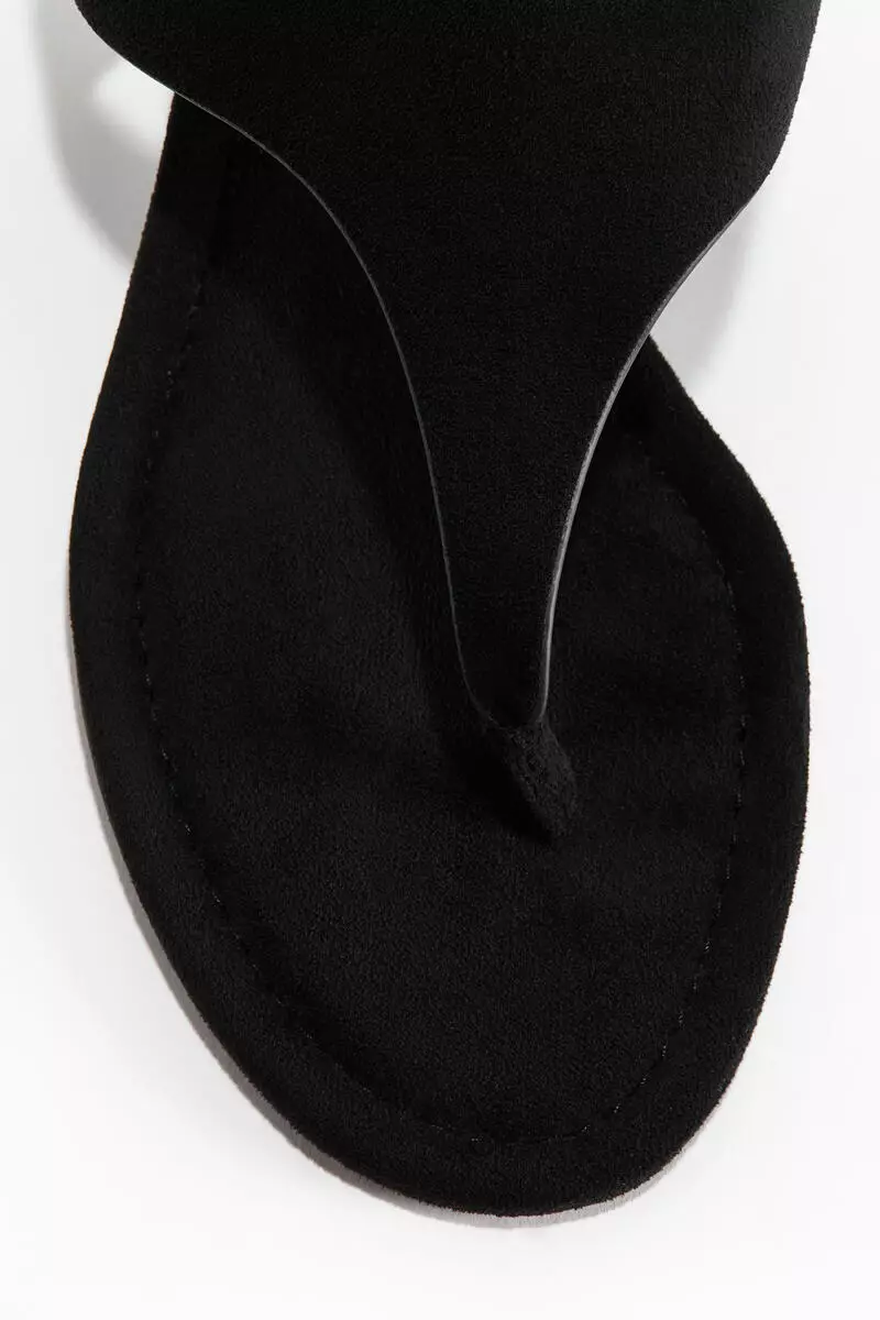 Kitten-heeled sandals