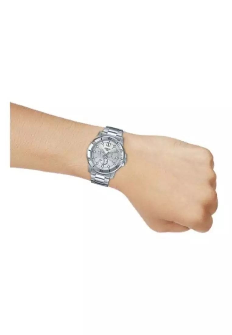 Men's Analog Watch MTP-VD300D-7E Silver Stainless Steel Watch