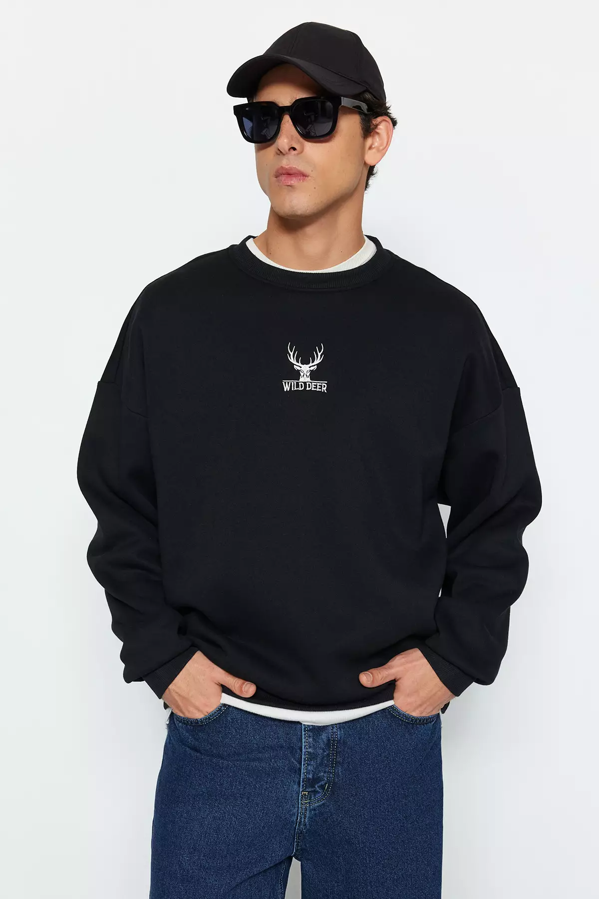 long sleeve black sweatshirt