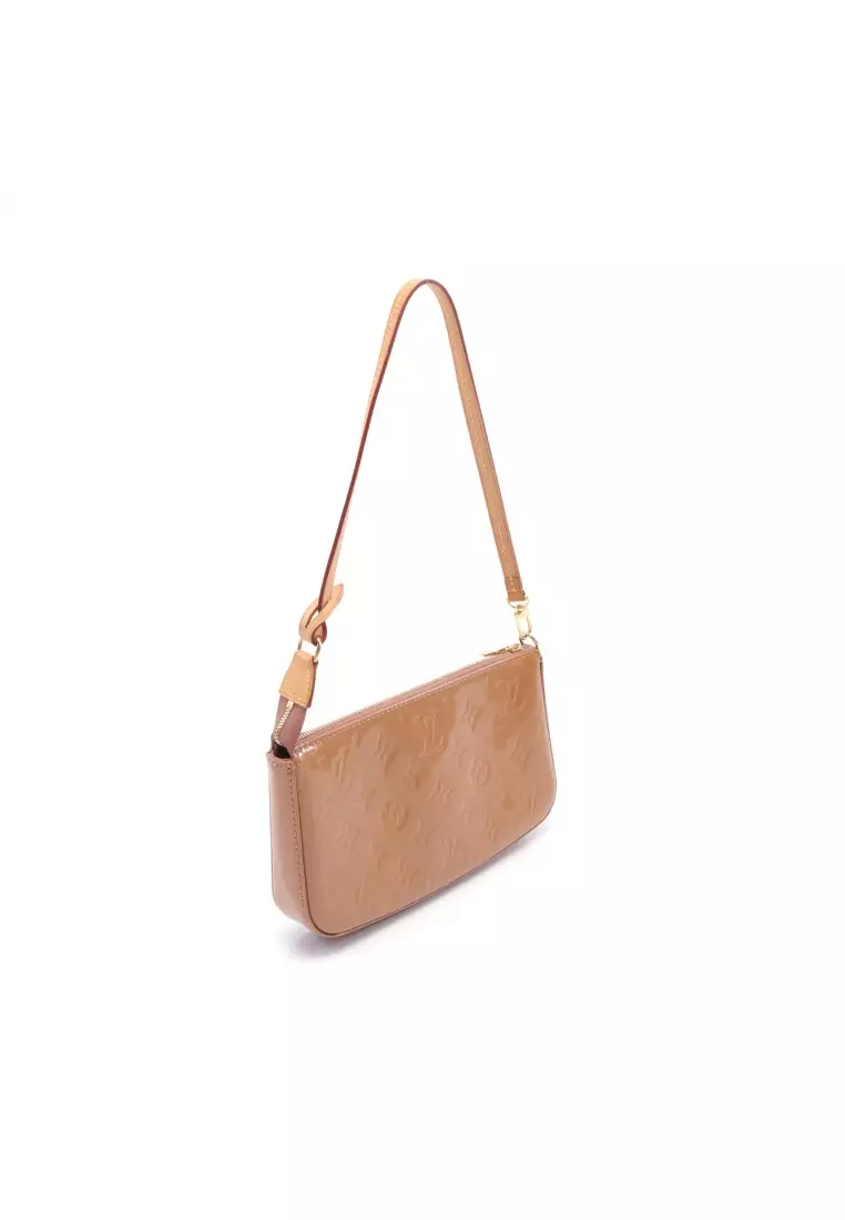 Pochette 2024 beige vernis