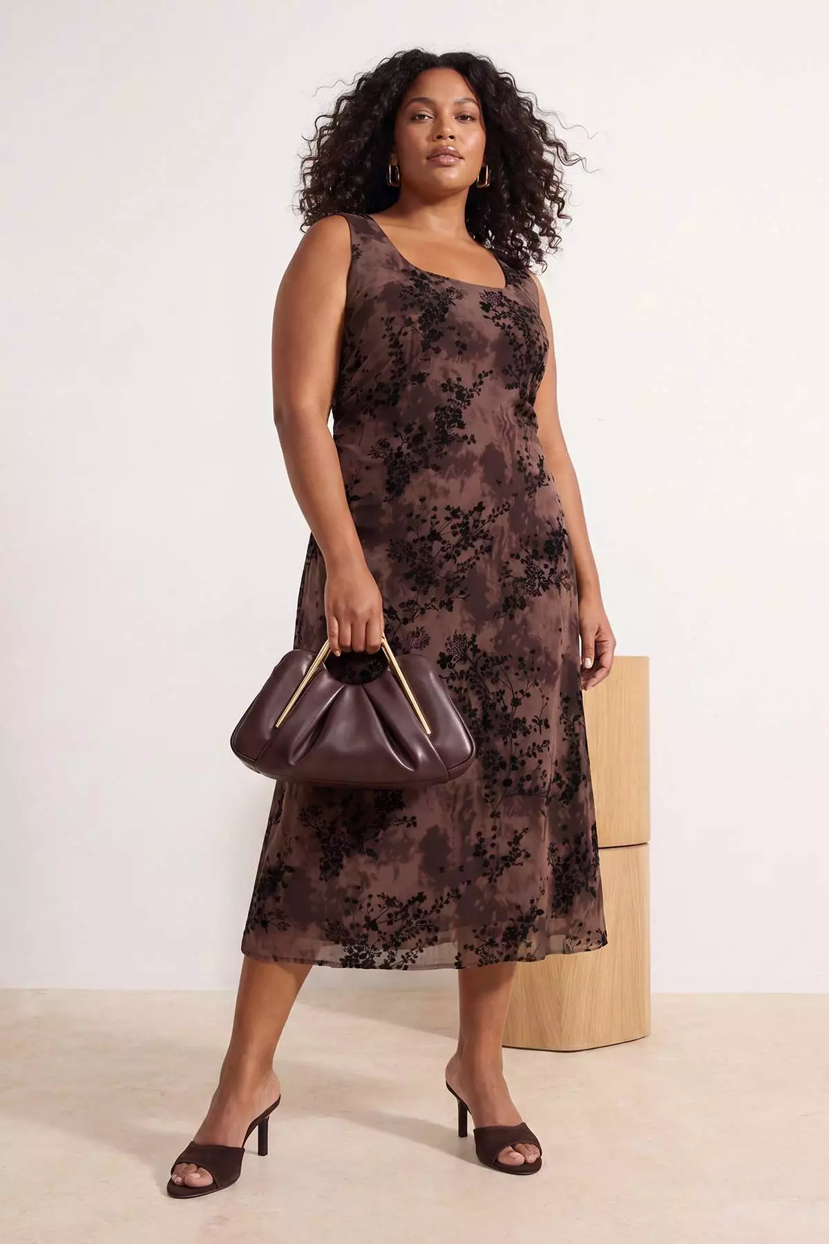Brown Flock Printed Maxi Knitted Plus Size Dress Tbbss26Ah00279