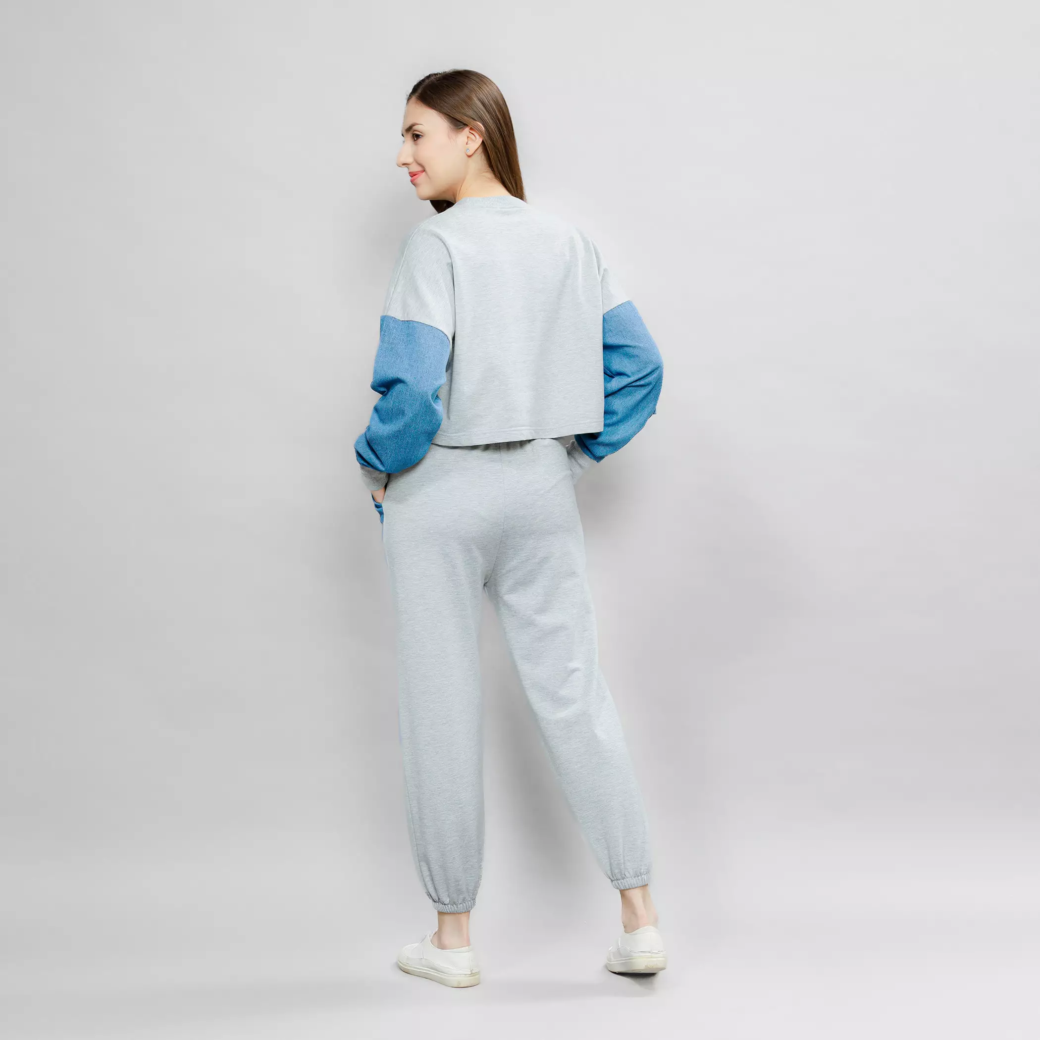 Enough For Today - One Set Denim Crewneck Crop dan Celana Jogger Sweatpants Wanita Denim's Day Sweater Setelan Polos Kombinasi