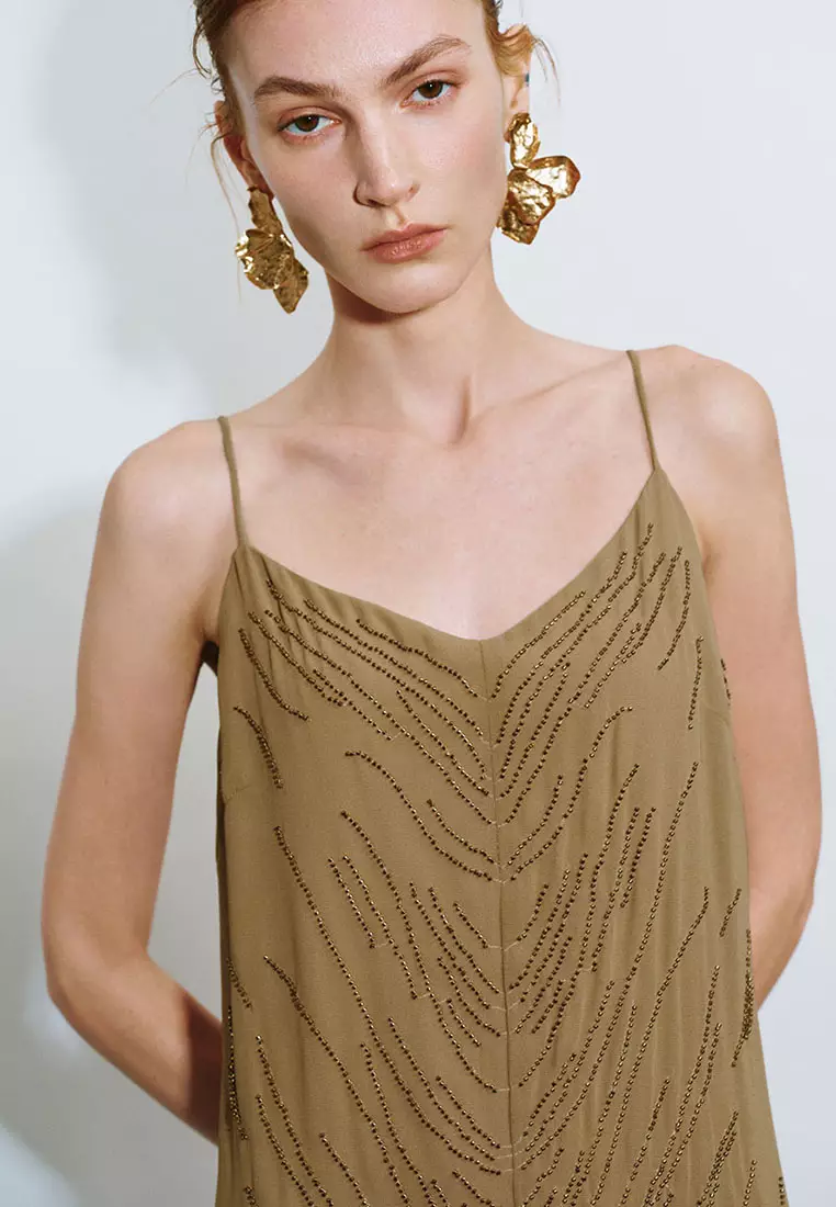 UR秋季新款女装魅力氛围感水钻短款吊带连衣裙UWG740156