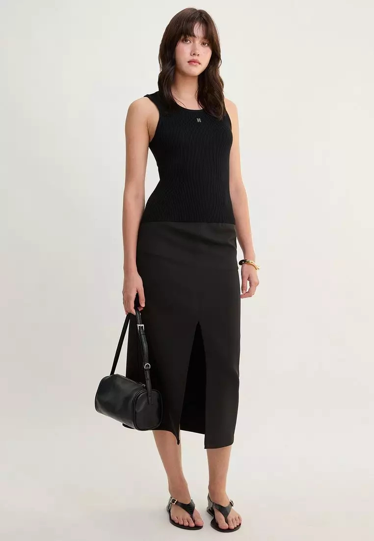 Scoop Neck Ribbed Tank Top - Black