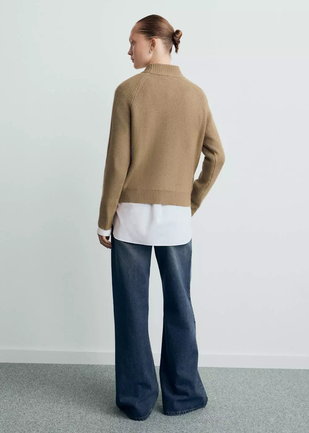 Sweater leher perkins dengan garis kontras