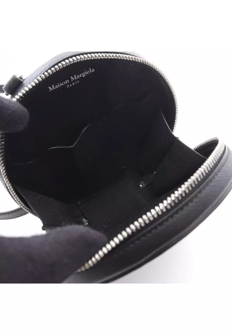 Pre-Loved Maison Margiela 4 stitches Shoulder bag leather black