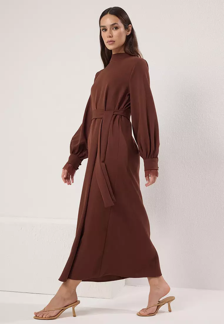 Brown Stand Collar With Belt Detail Woven Dress Tctss24Eb00174