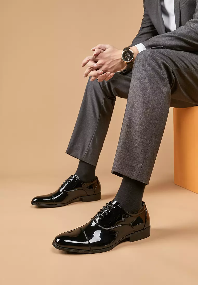 Glossy Faux Leather Cap Toe Business Shoes KB24998-122