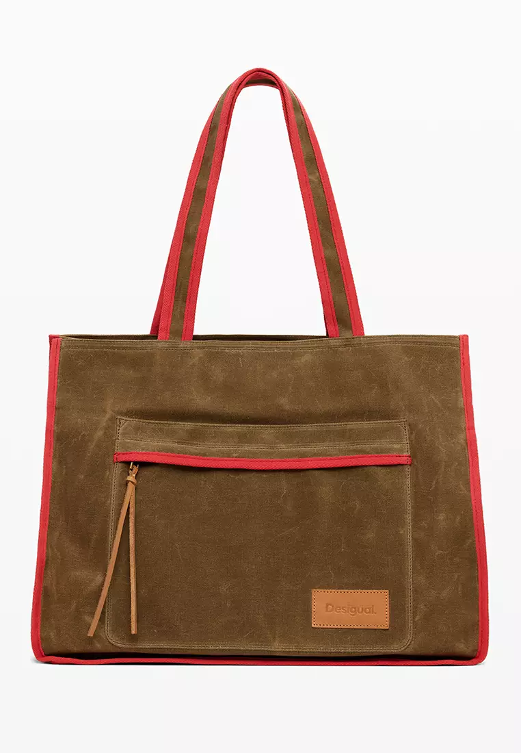 Shopper bag with large pocket