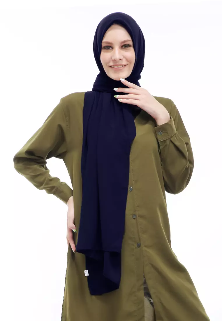 Sakilah Hijab Pashmina Ceruty Baby Doll Wanita Polos Relaxed Fit - Navy Blue