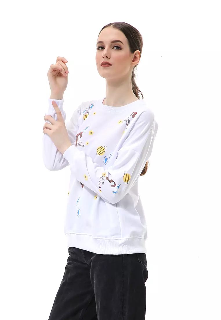 Nadeline Sweater Galaxy Star Oversize Atasan Wanita Relaxed Fit - Putih