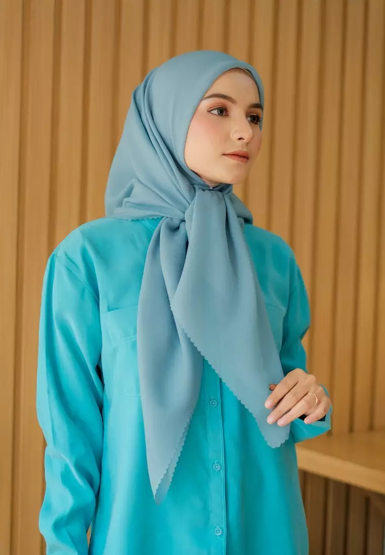 Hijab Segi 4 Bella Basic Lasercut Soft Denim
