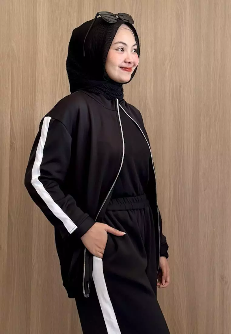 Sporty Liana Jacket [HITAM]