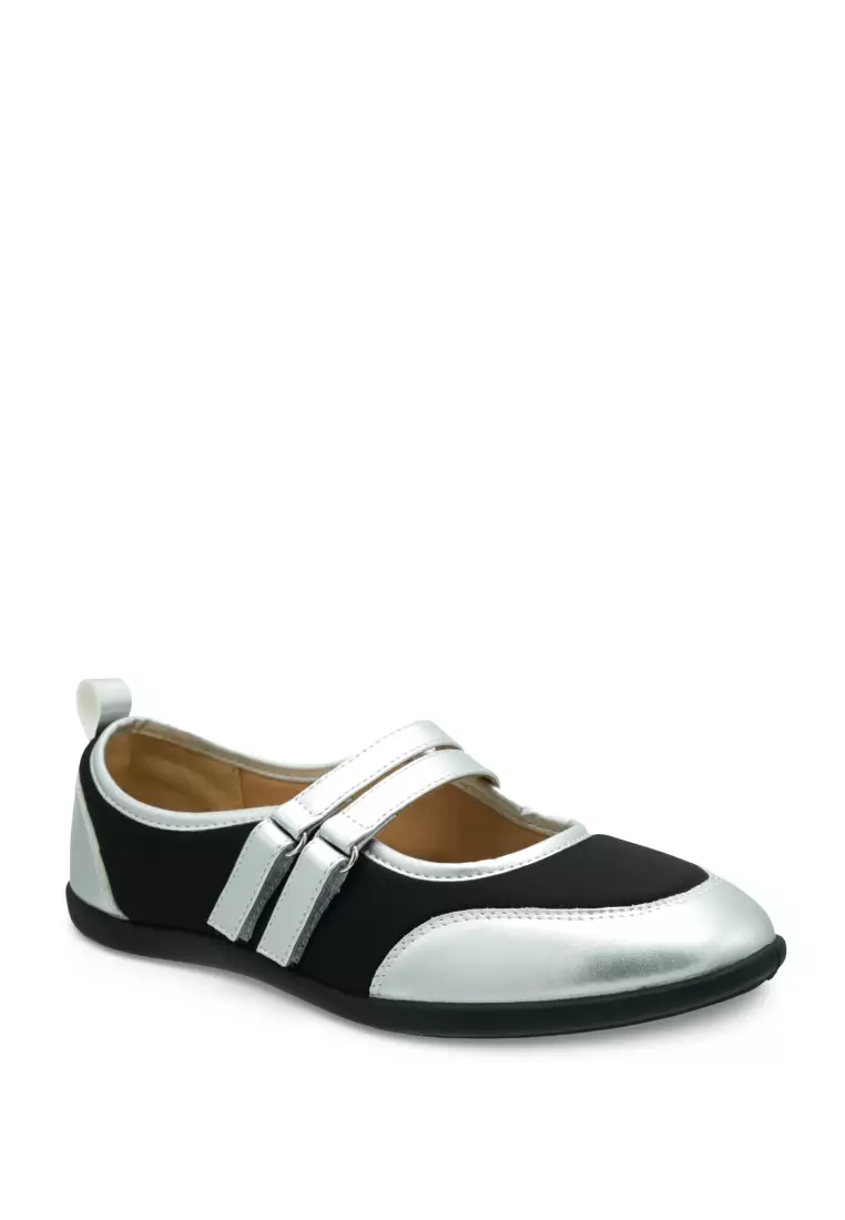 Women Slip On Lifestyle Sneakers - 260160401