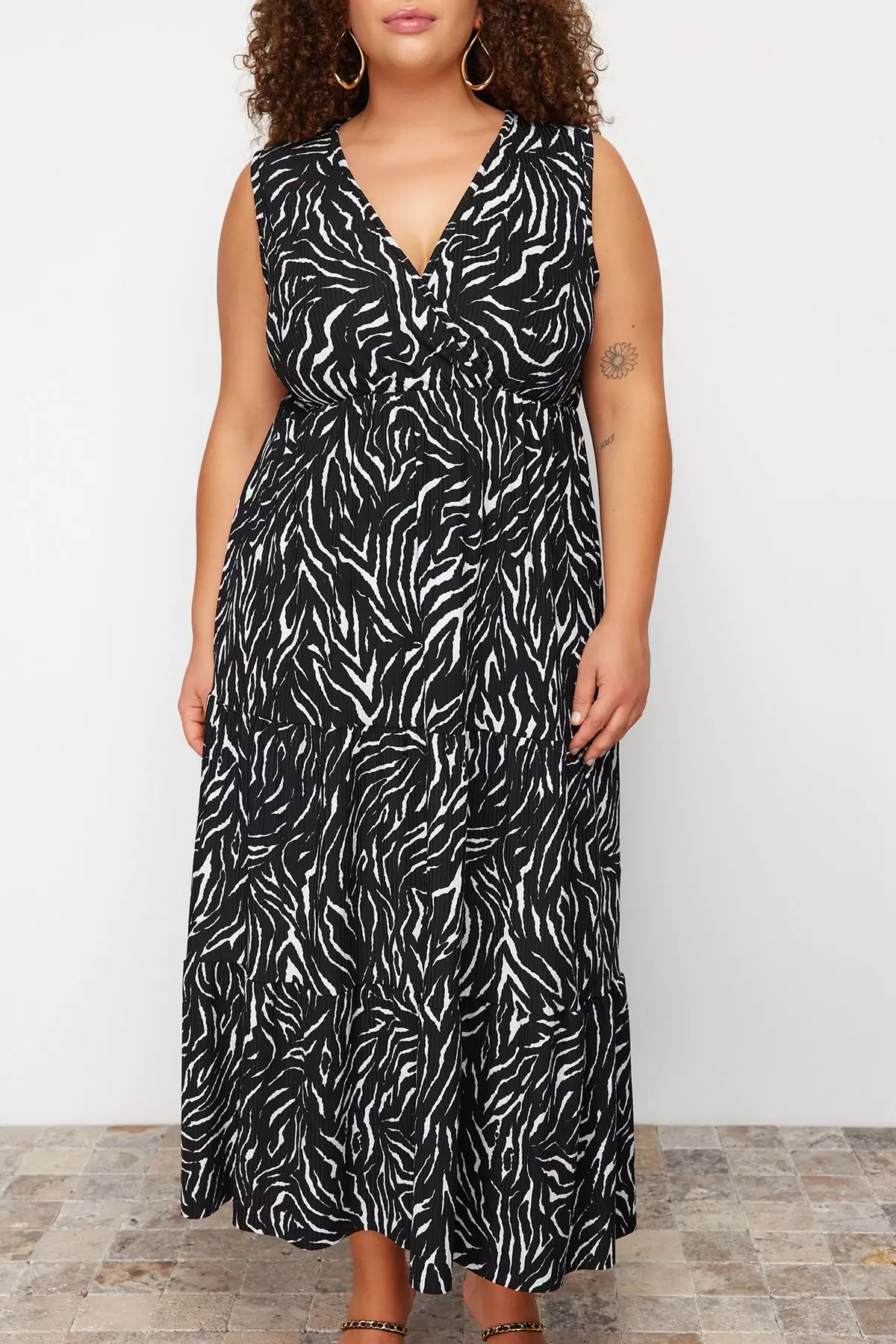 Plus Size V-Neck Knit Dress