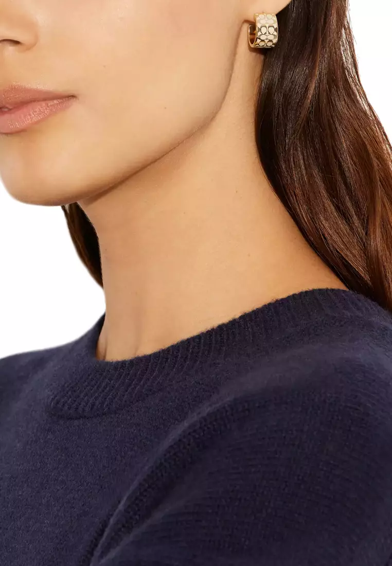 Signature Enamel Huggie Earrings in Rose Gold/ Chalk C7770