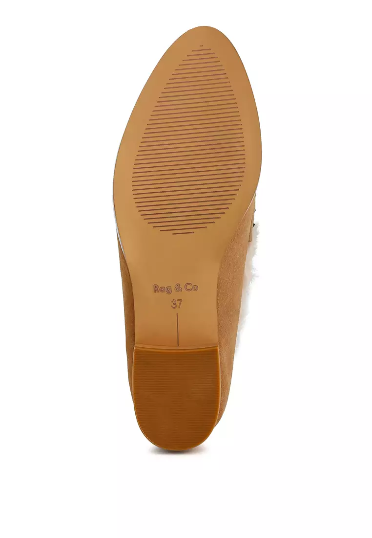 Sepatu Kulit Suede dengan Trim Bulu dalam warna Krem