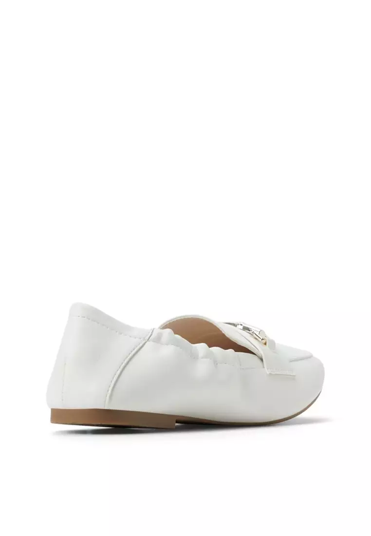 Tiera Loafers