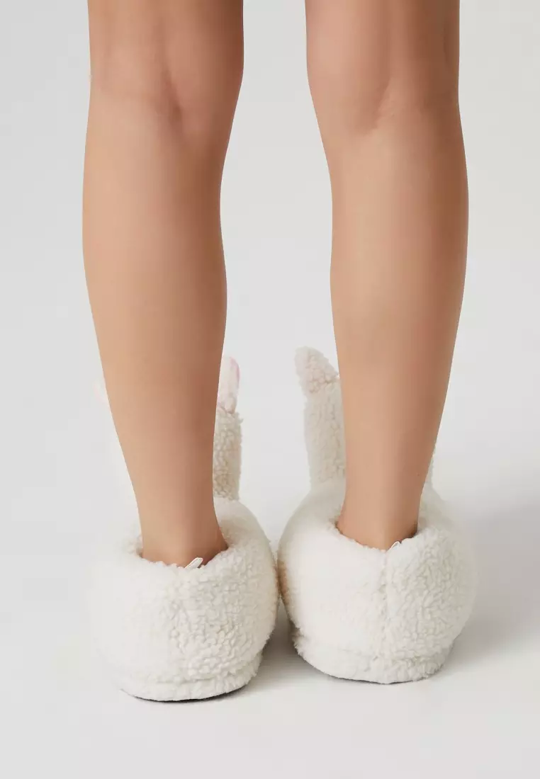 Faux fur hot sale slippers forever 21