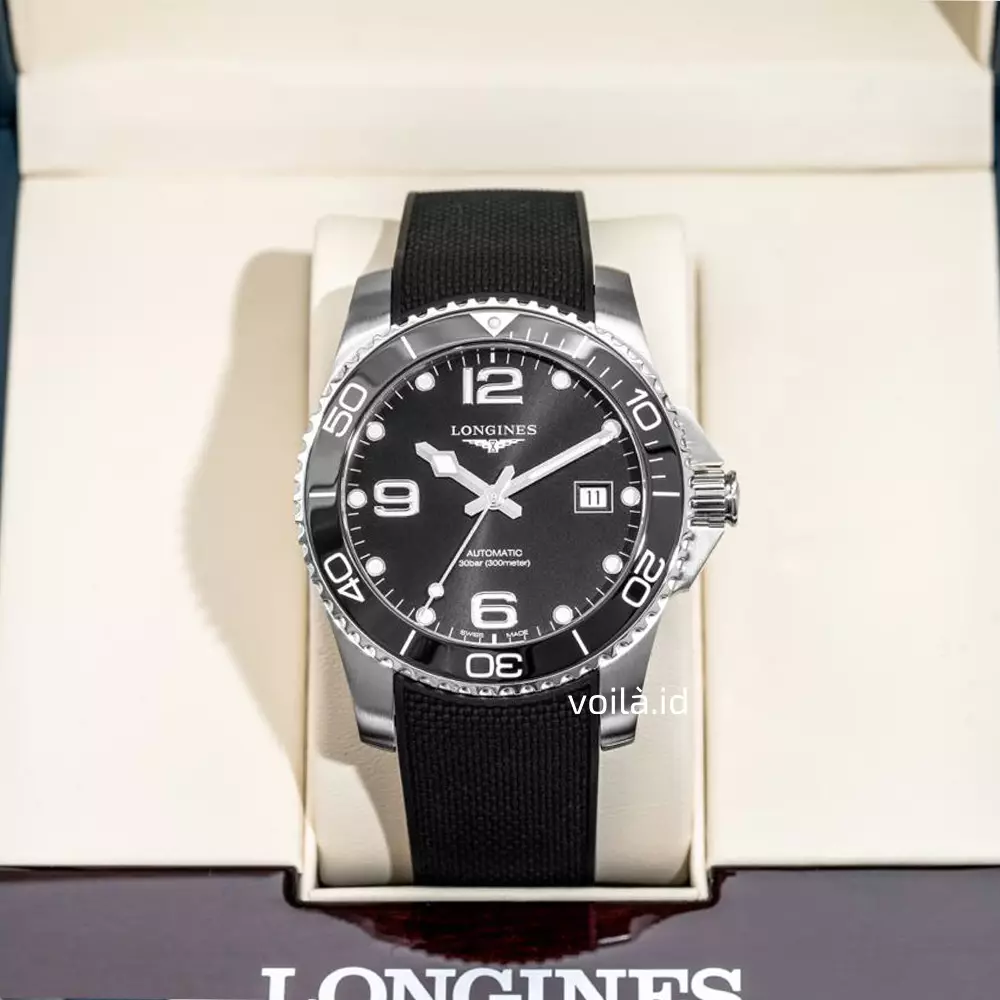 HydroConquest 41 - L3.781.4.56.9 Automatic Sunray Black