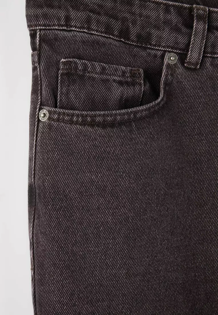 Essential Fit Jeans Denim Pants