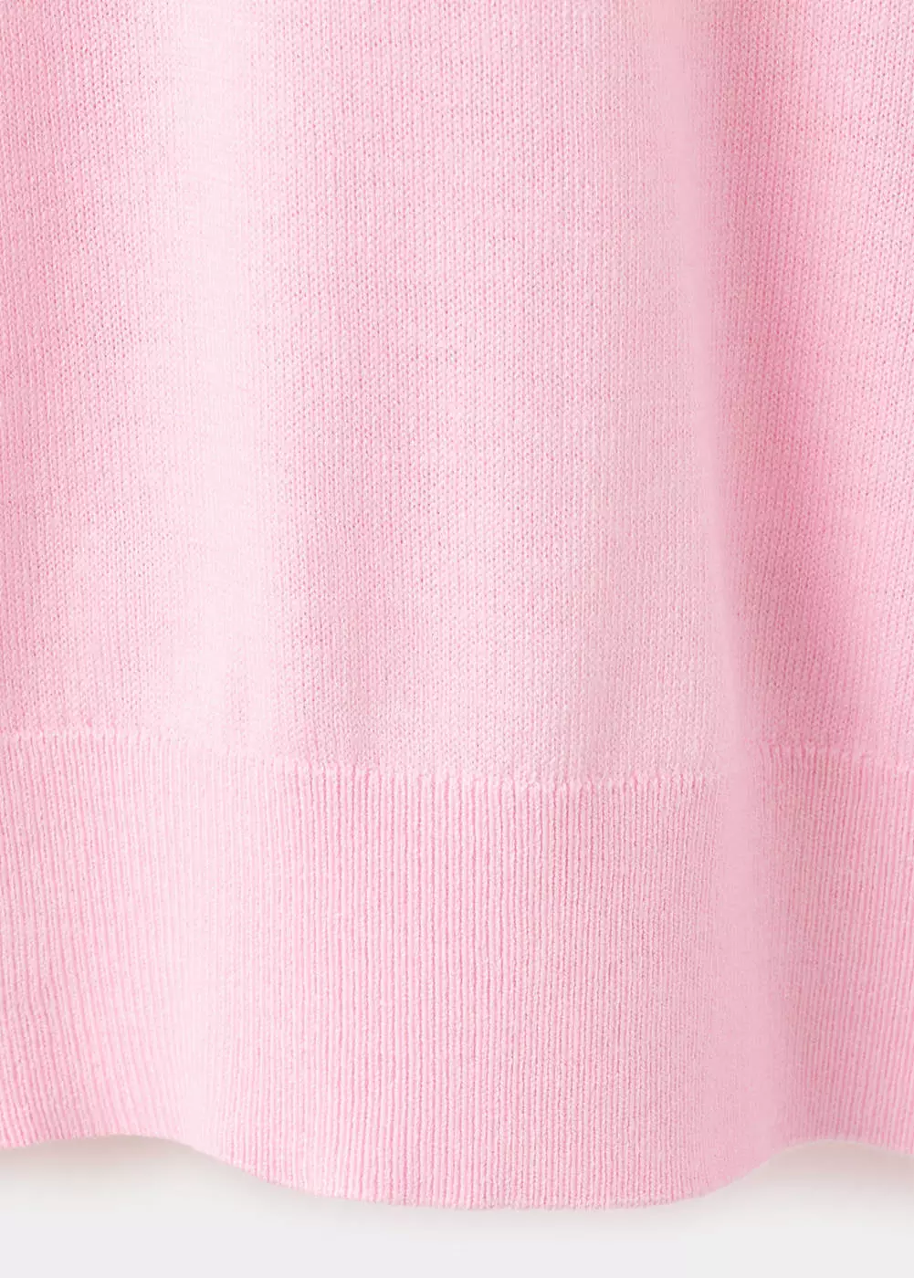 Sweater rajut kerah V