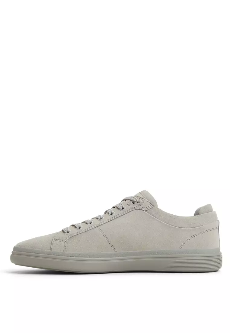Finespec Sneakers