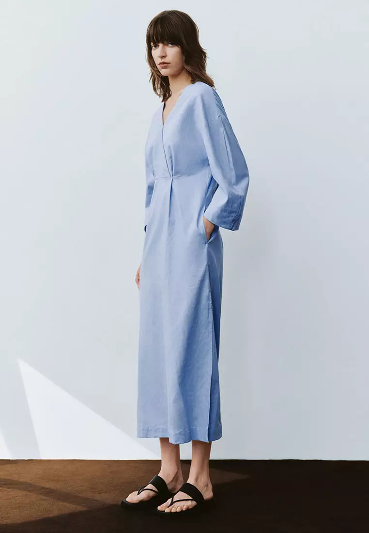 UR秋季新款女装松弛感度假风捏褶开衩连衣裙UWH740096