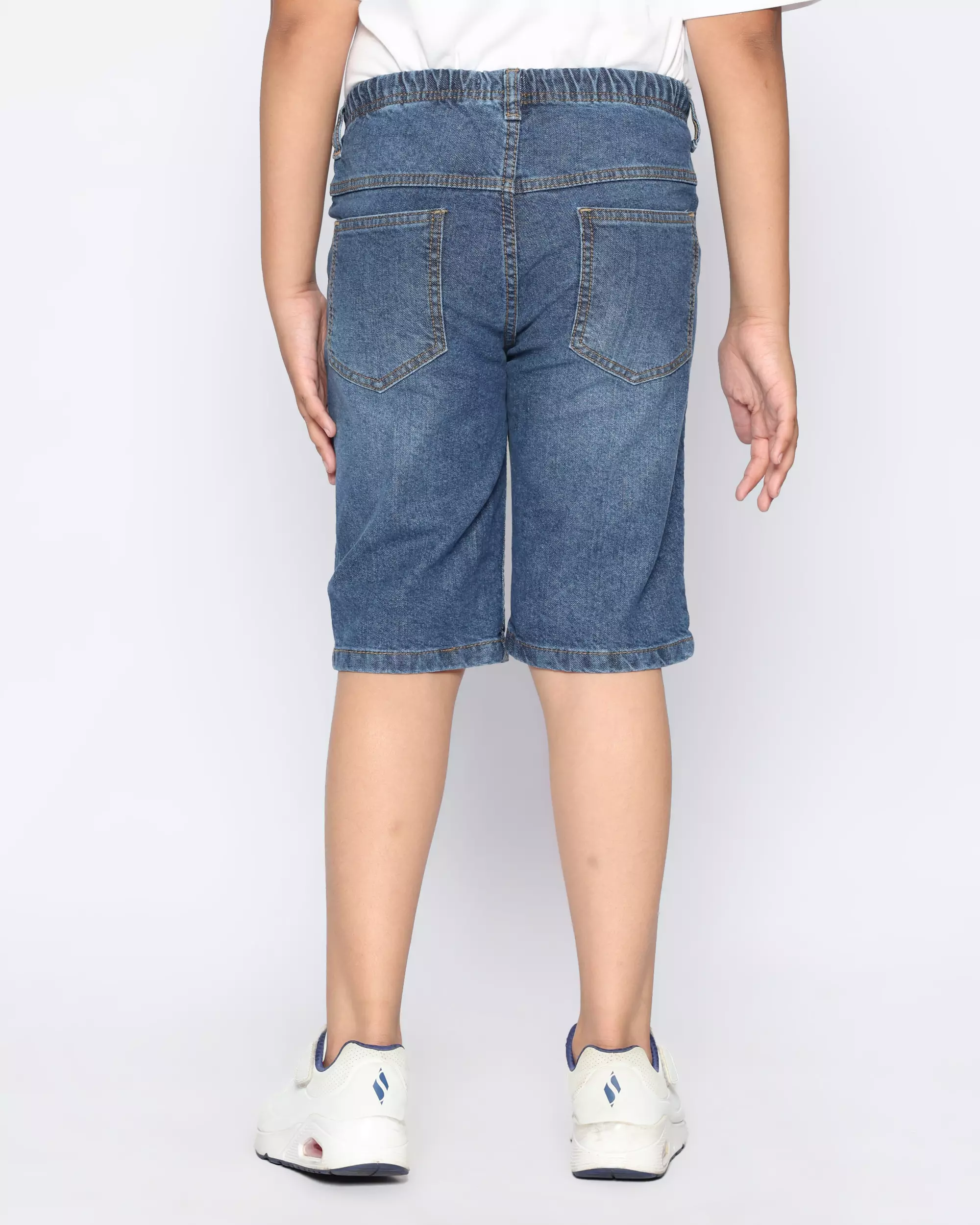 Celana Pendek Anak Laki Jeans Mid Blue With Model - FORTUNES