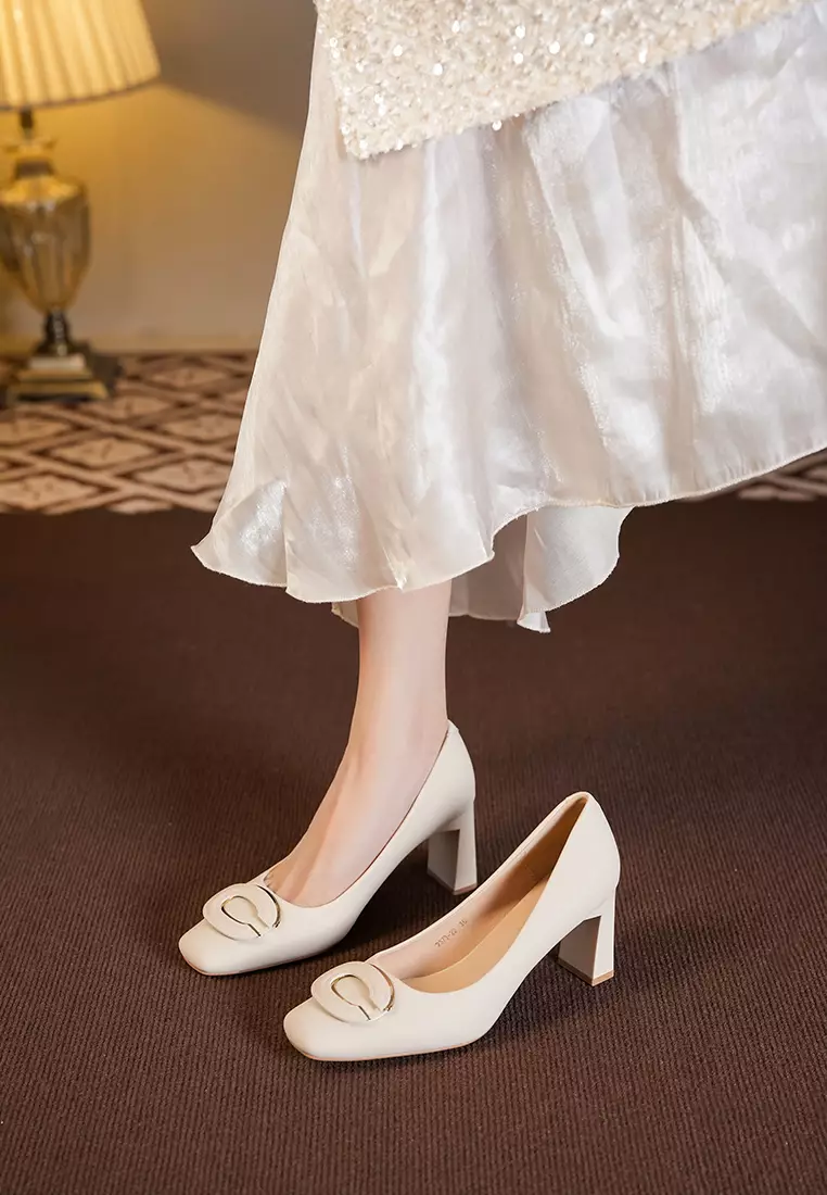 Twenty Eight Shoes 7CM Metal Buckle Chunky Heel Pumps BY2373-16