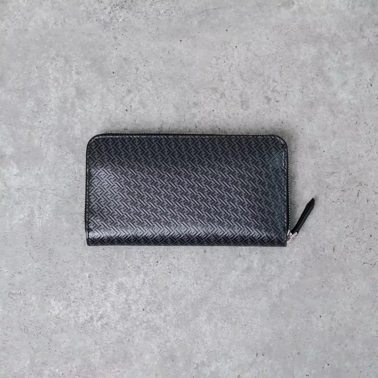 Dompet FENDI FF MONOGRAM DIAGONAL GREY BLACK ZIP LONG WALLET 100% ORIGINAL