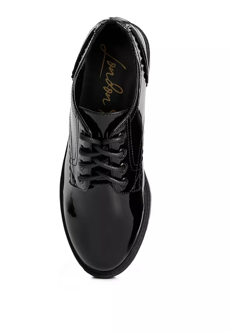 黑色漆皮牛津鞋