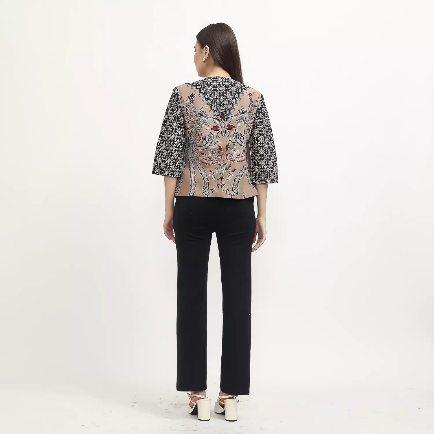 Blazer Batik Wanita - Bhatara Batik Tasya - Atasan Batik Modern Lengan Panjang