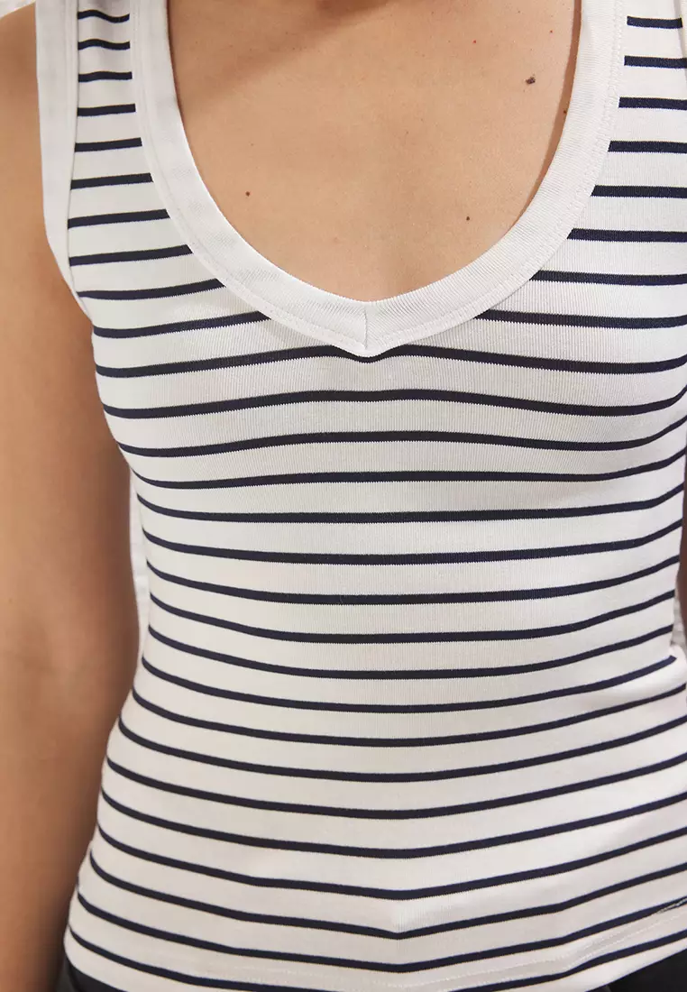 Navy Blue Striped Fitted/Body-Smoothing Sleeveless Flexible Knitted Undershirt TWOSS25AL00022