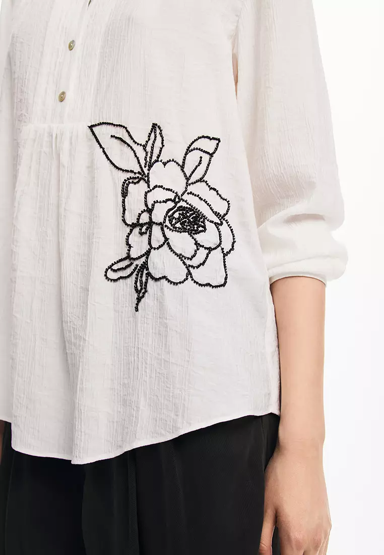Desigual Woman Embroidered flower blouse.